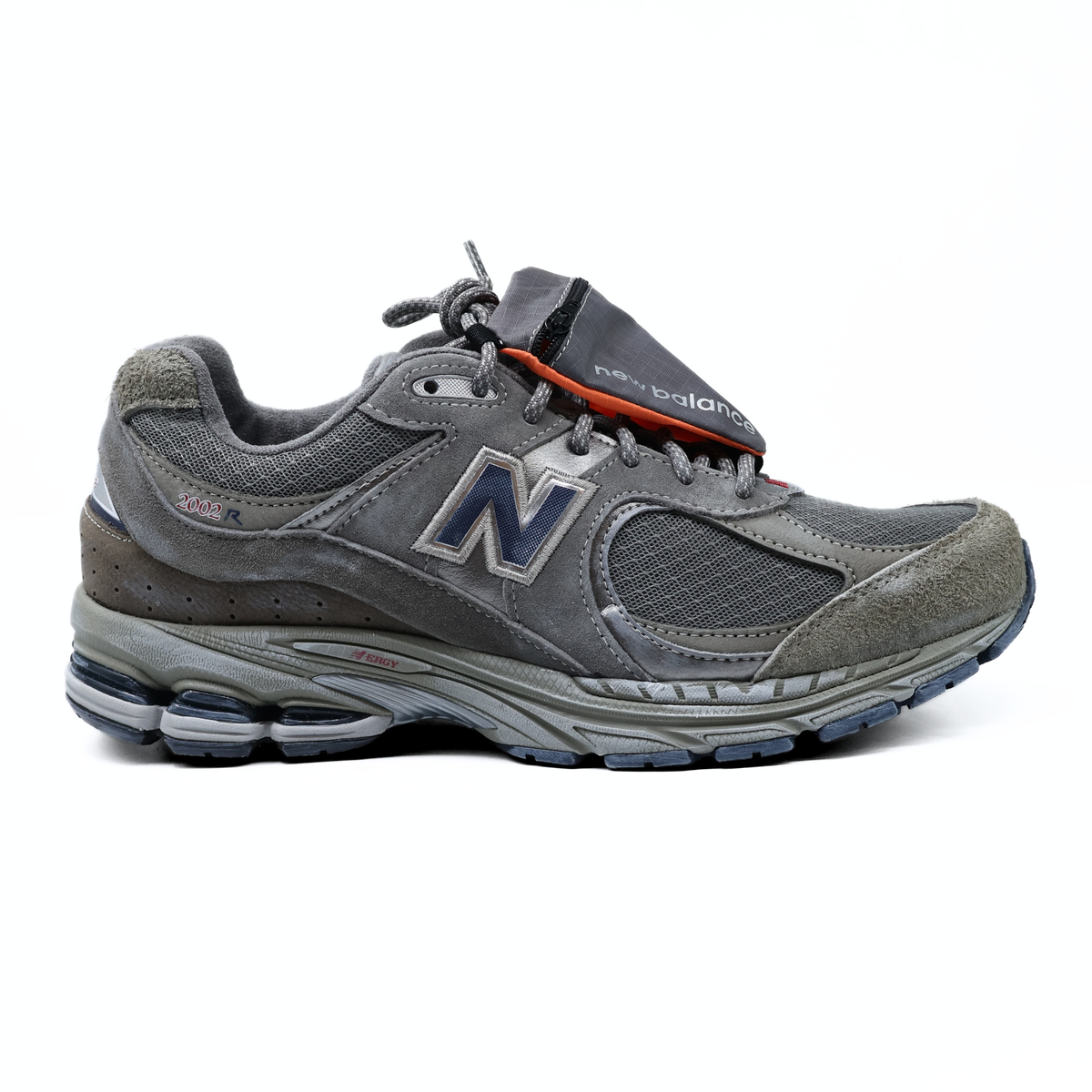 NEW BALANCE 2002R GREY BROWN POUCH