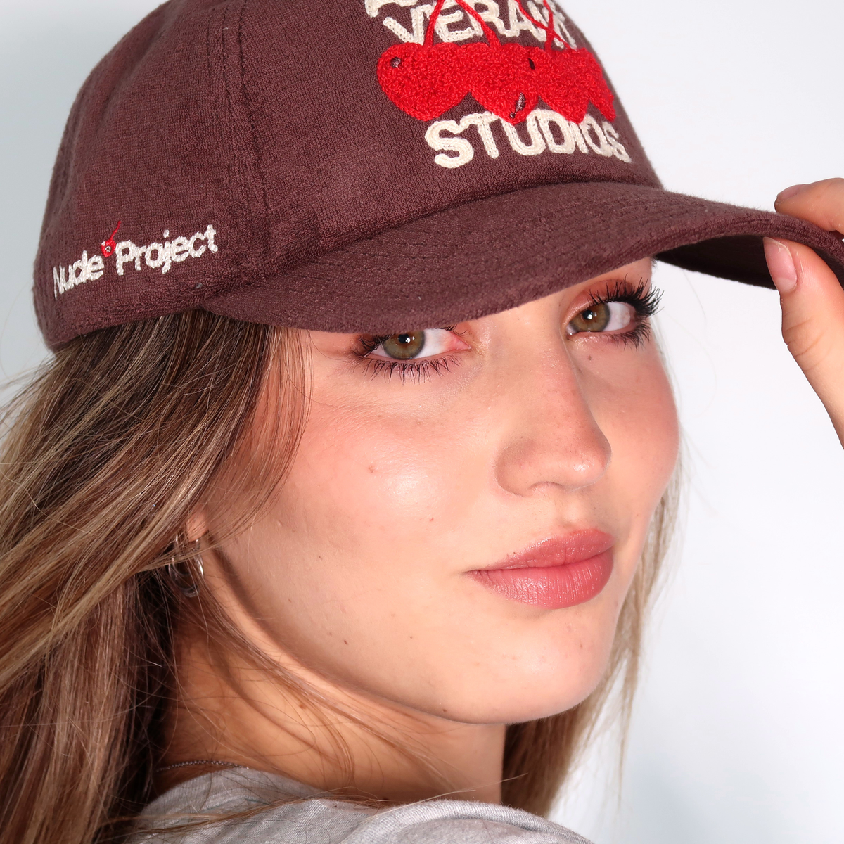 CAP AMOR DE VERANO NUDE PROJECT BROWN
