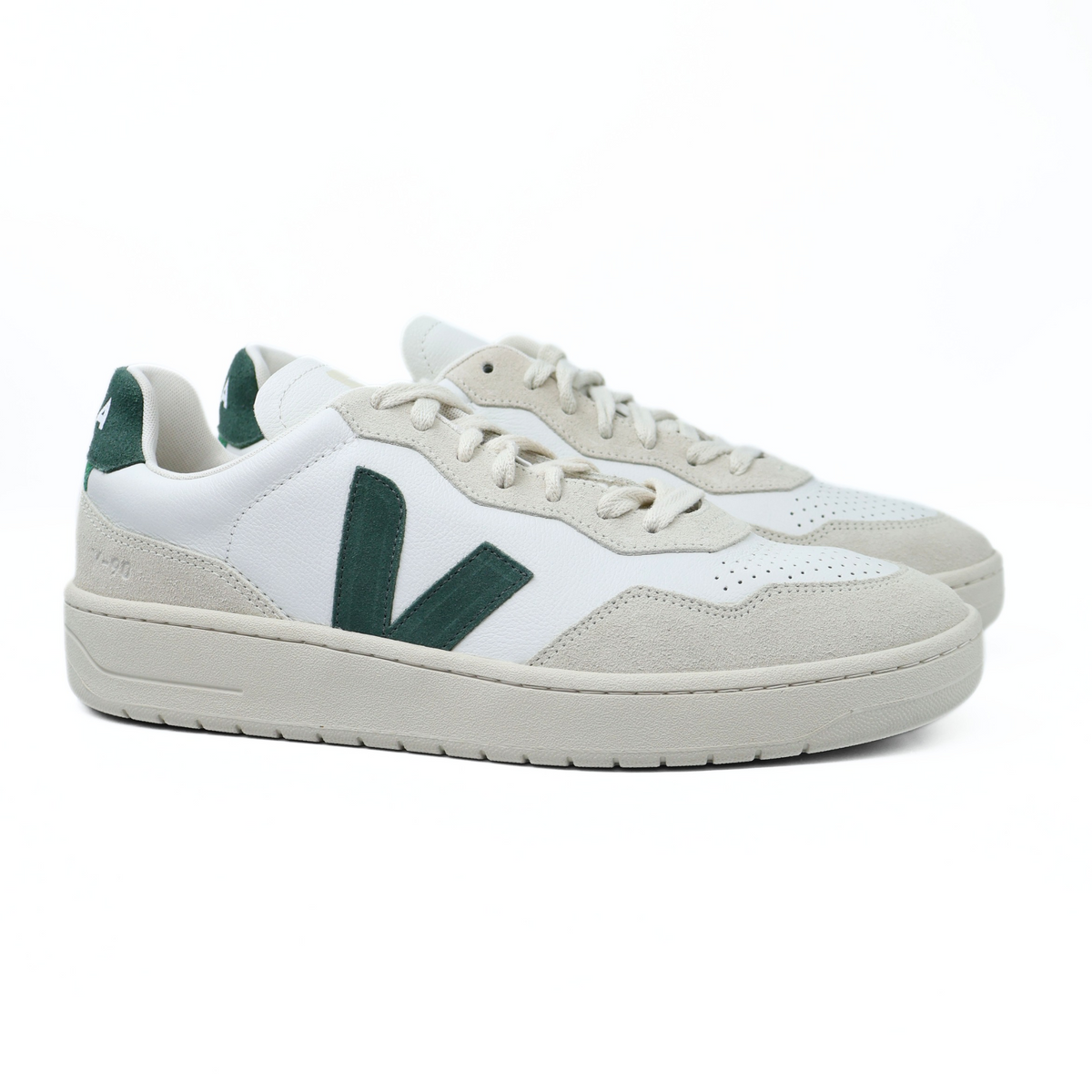 VEJA V-90 LEATHER WHITE CYPRUS