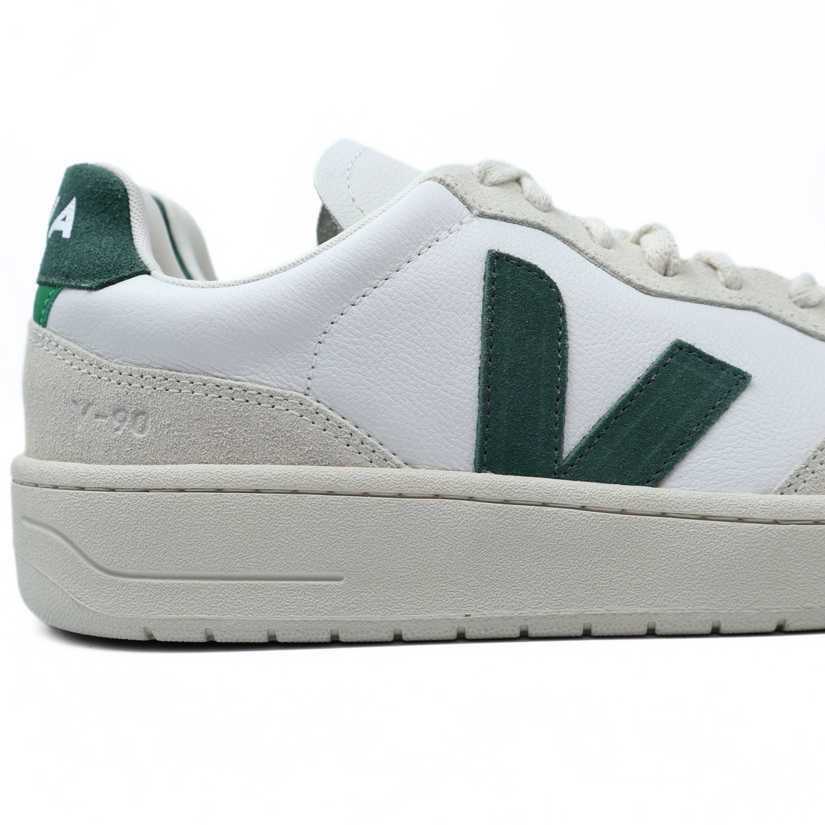VEJA V-90 LEATHER WHITE CYPRUS